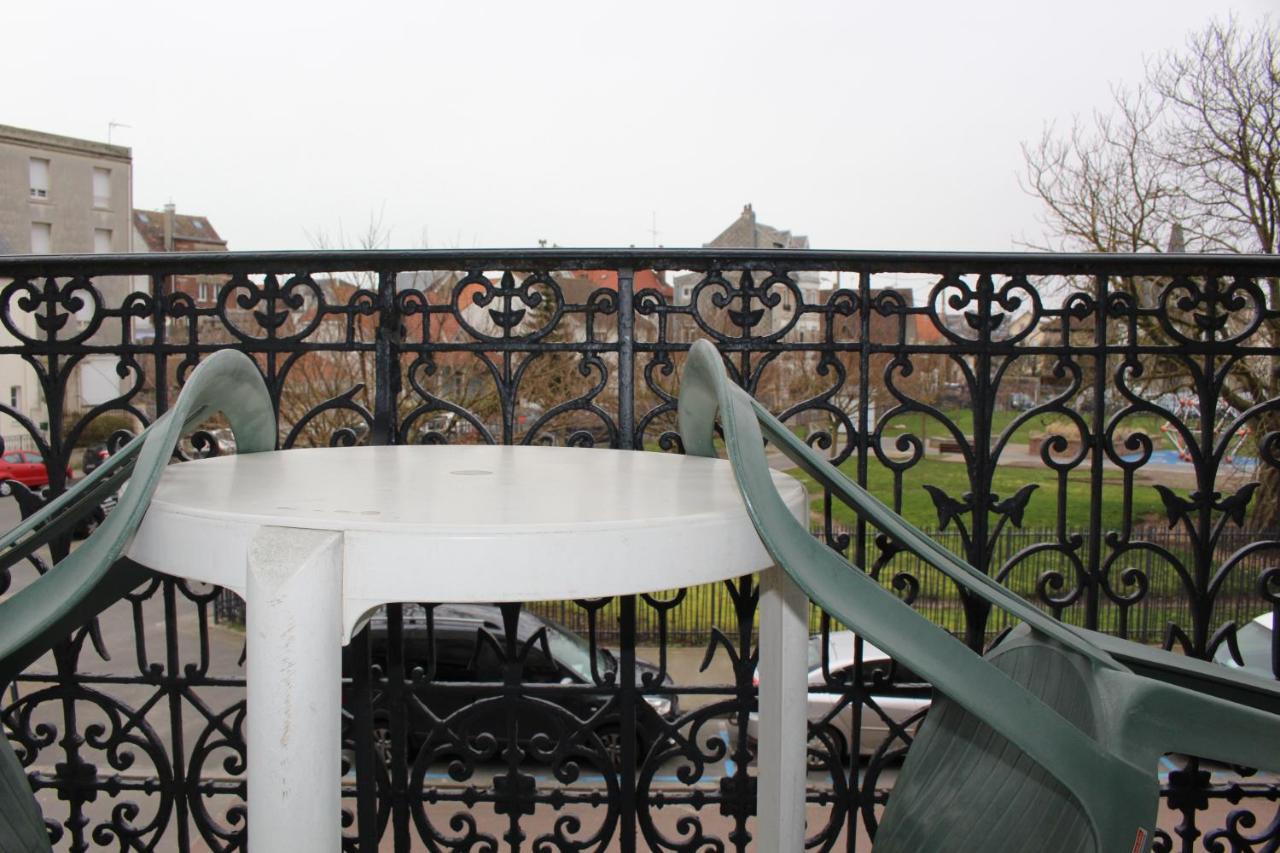 Отель Le Voltaire Berck Экстерьер фото