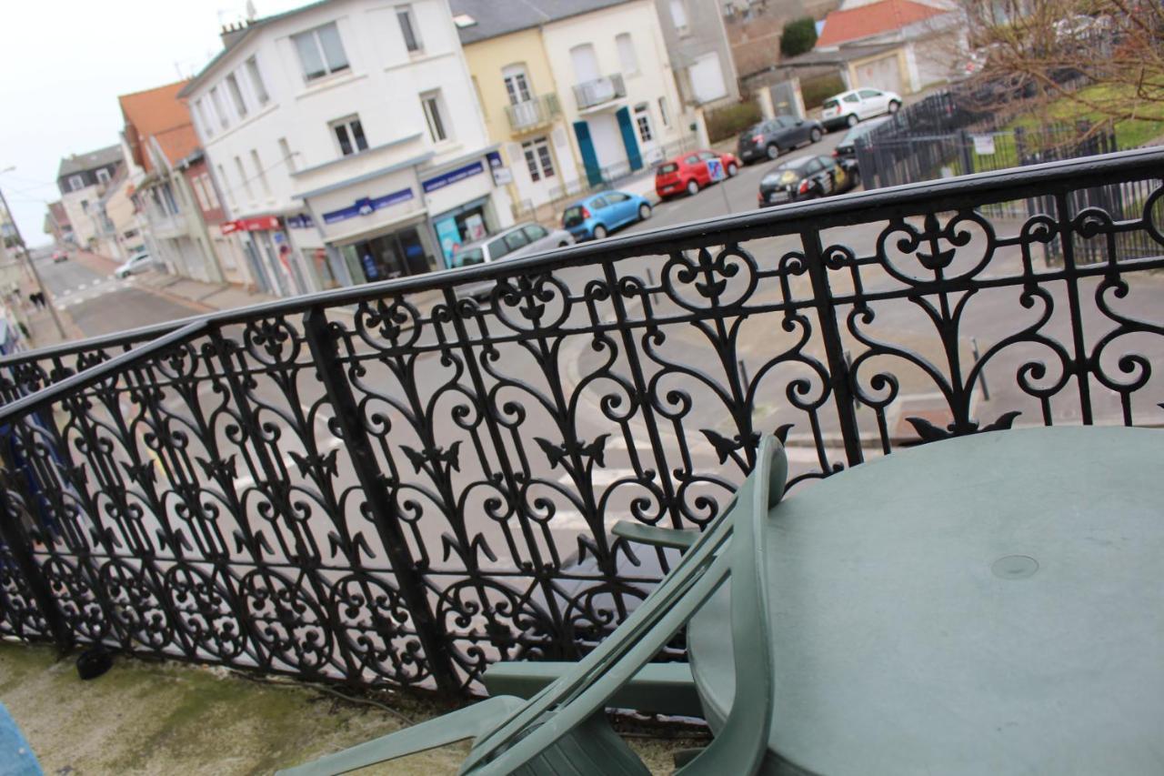 Отель Le Voltaire Berck Экстерьер фото